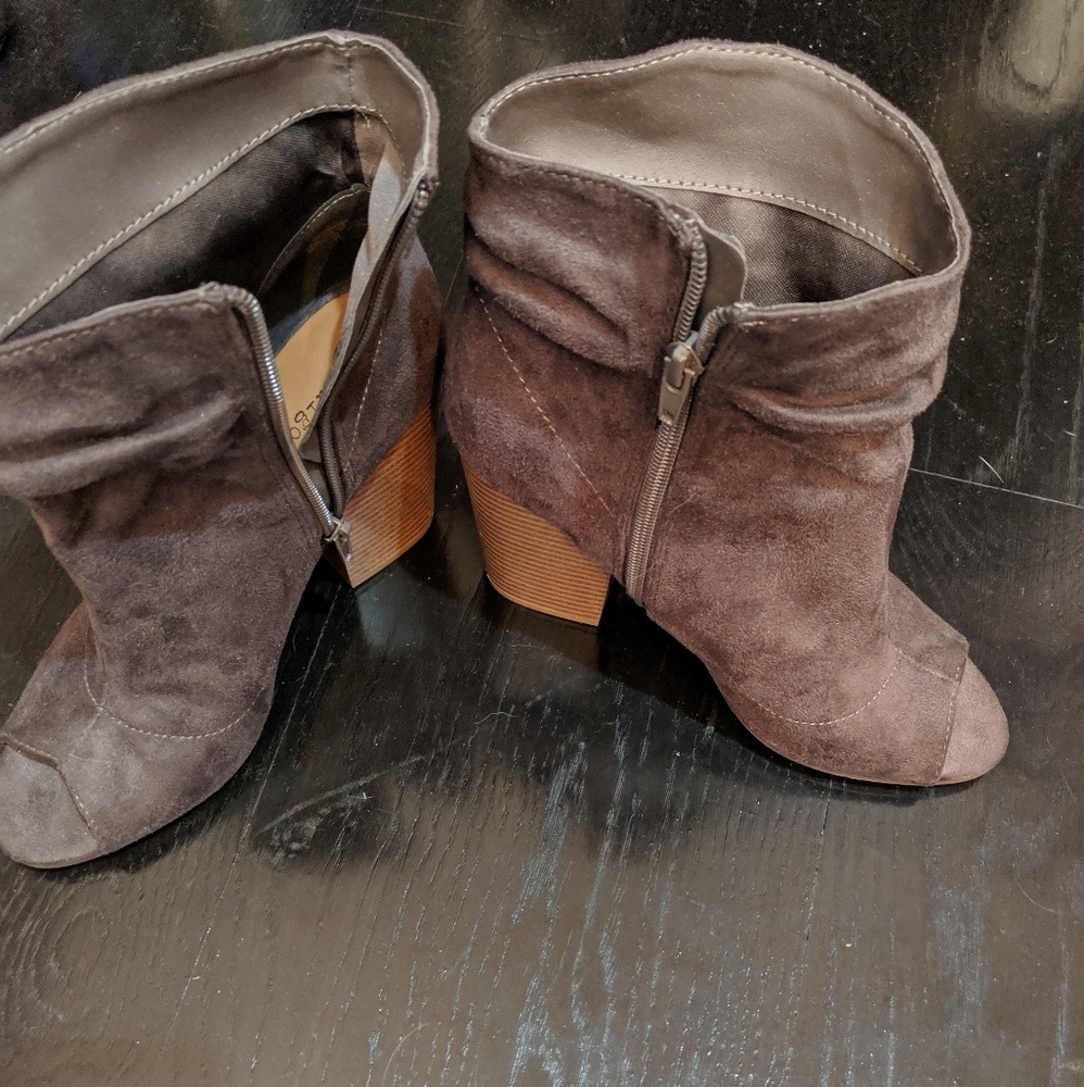 Indigo Rd Suede Booties